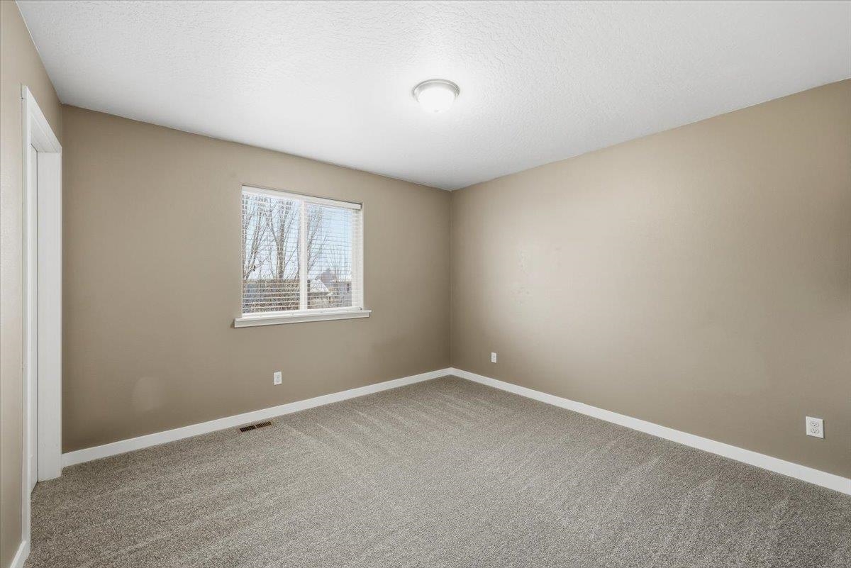 616 South Moen Street Spokane Valley, WA 99016 - Photo 28 of 44