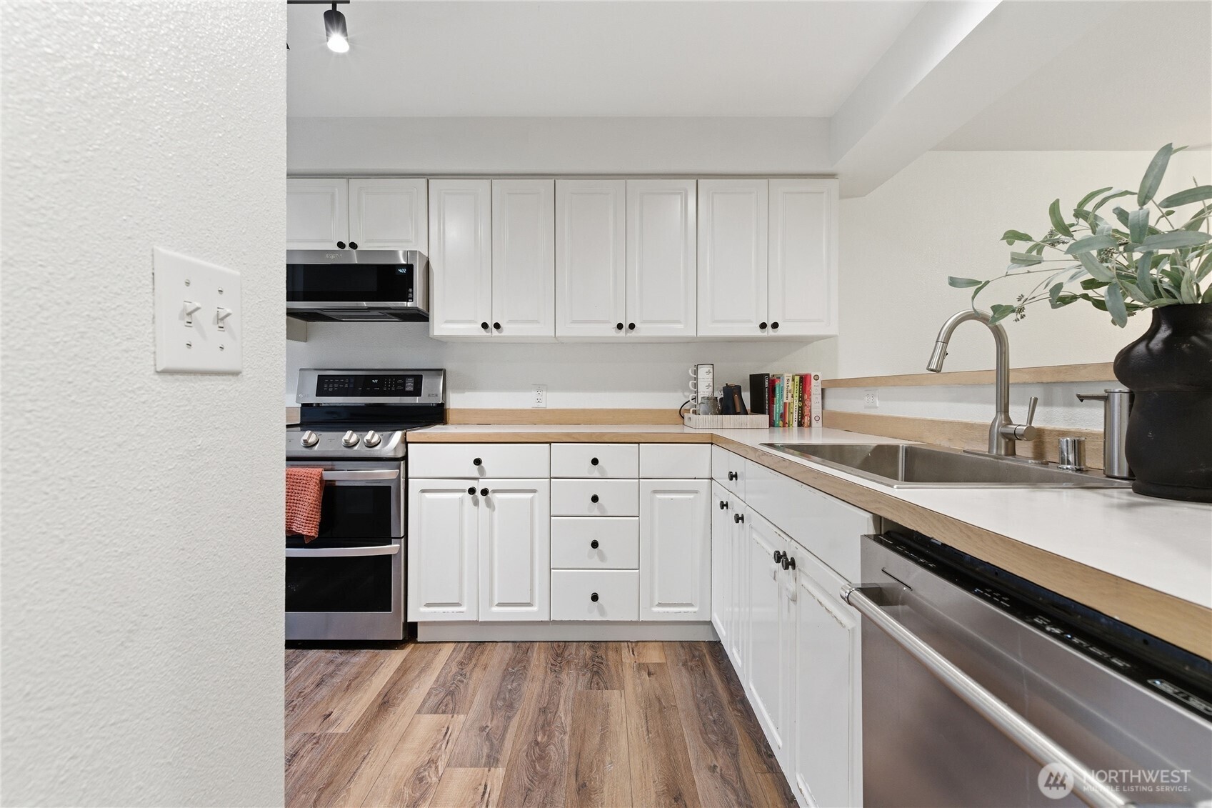2300 Jefferson Avenue Northeast, Unit K146 Renton, WA 98056 - Photo 4 of 25
