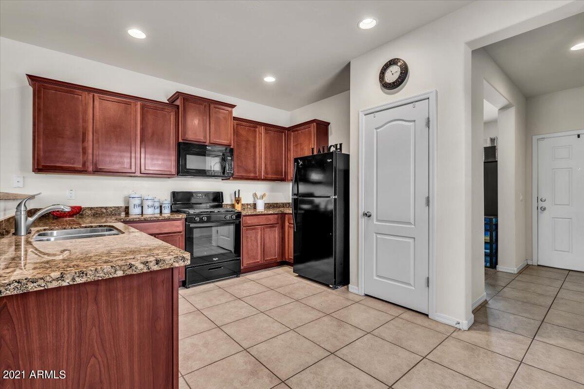 7542 West Carter Road Laveen, AZ 85339 - Photo 20 of 23 Pantry