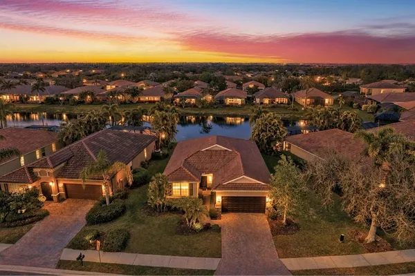 $439,900 | 220 River Enclave Court, Bradenton, FL 34212