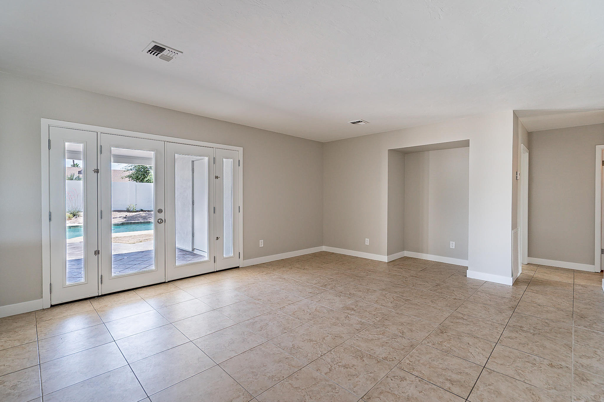2541 East Cochise Road Phoenix, AZ 85028 - Photo 11 of 49 Cochise-11