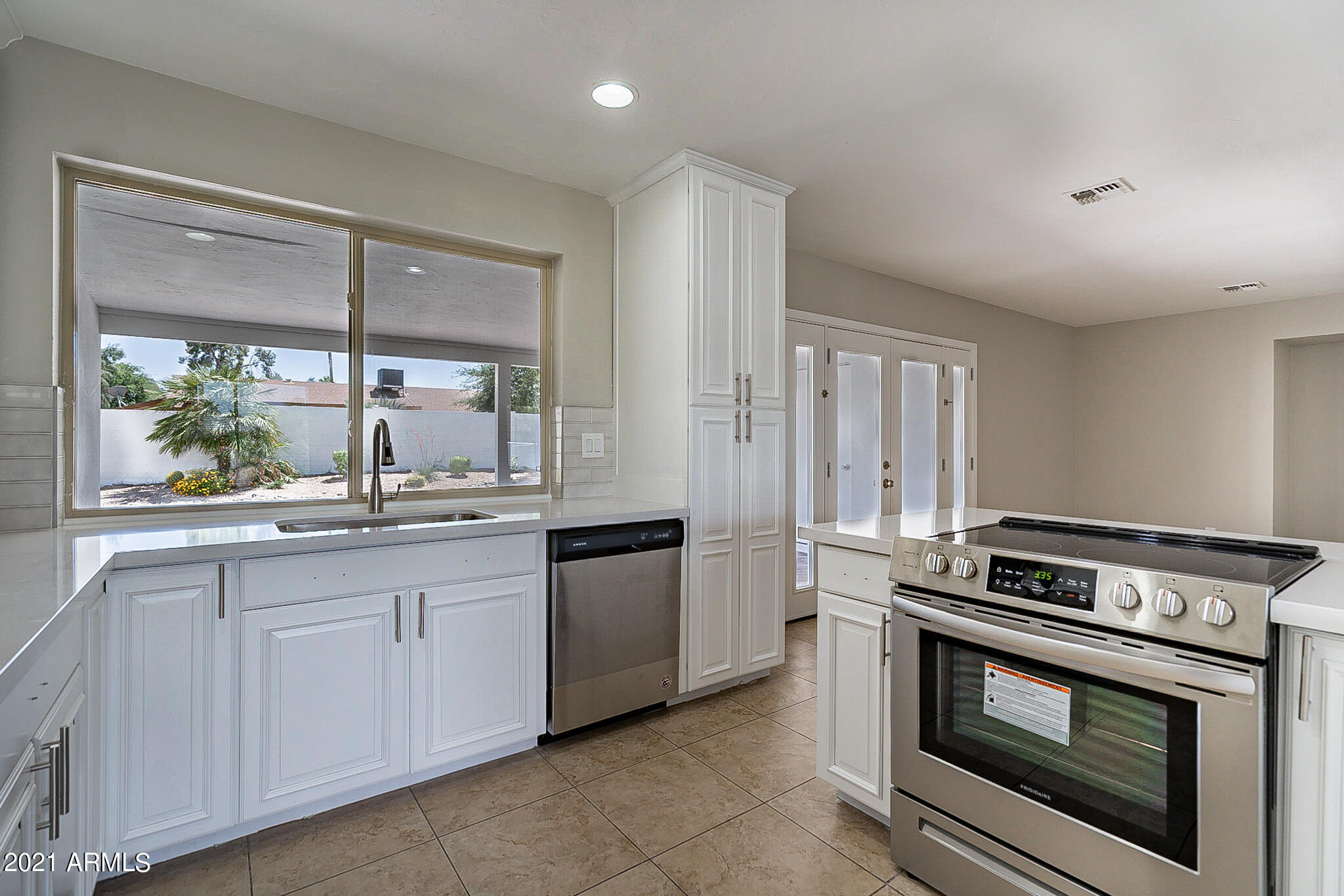 2541 East Cochise Road Phoenix, AZ 85028 - Photo 15 of 49 Cochise-15