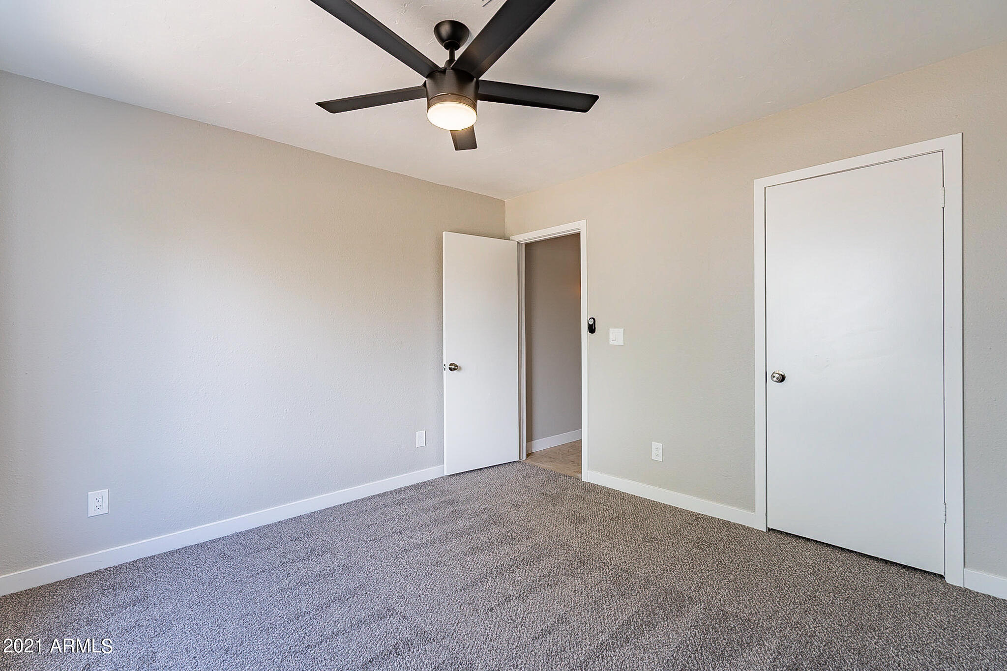 2541 East Cochise Road Phoenix, AZ 85028 - Photo 32 of 49 Cochise-32
