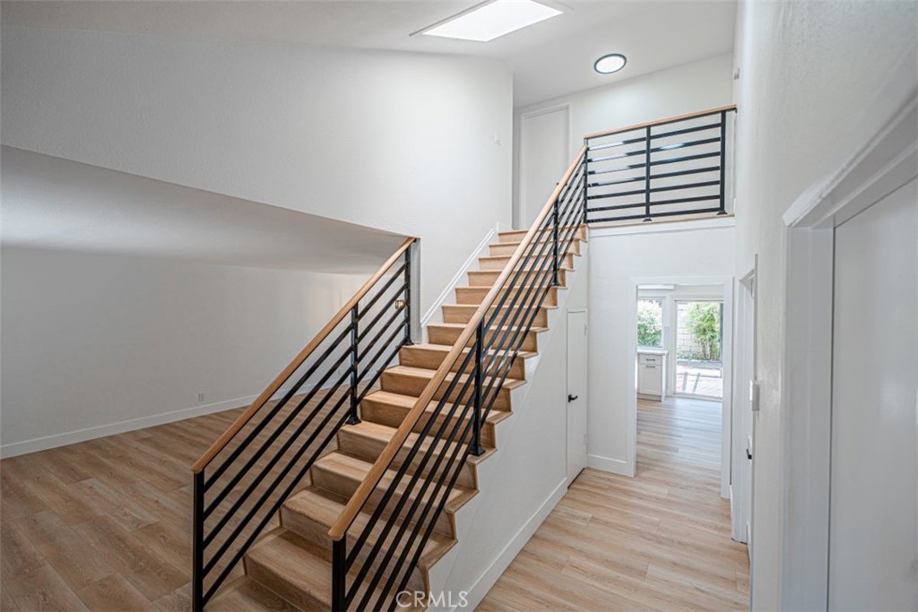 17518 Eric Avenue Cerritos, CA 90703 - Photo 4 of 51 Staircase