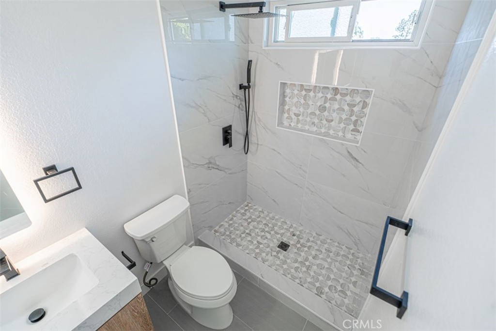 17518 Eric Avenue Cerritos, CA 90703 - Photo 42 of 51 Master bathroom upstairs