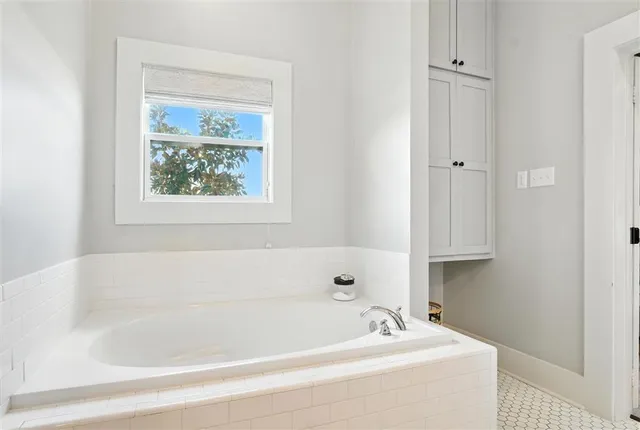 $895,000 | 7741 Gossett Road, Lake Charles, LA 70605