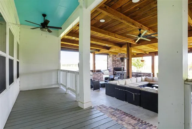 $895,000 | 7741 Gossett Road, Lake Charles, LA 70605