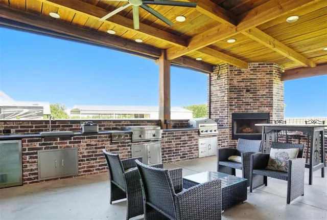 $895,000 | 7741 Gossett Road, Lake Charles, LA 70605