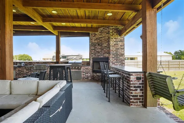 $895,000 | 7741 Gossett Road, Lake Charles, LA 70605