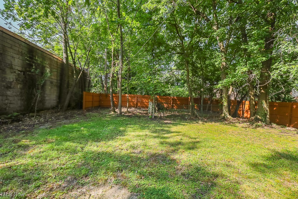 1776 Cliffview Road Cleveland, OH 44112 - Photo 13 of 14
