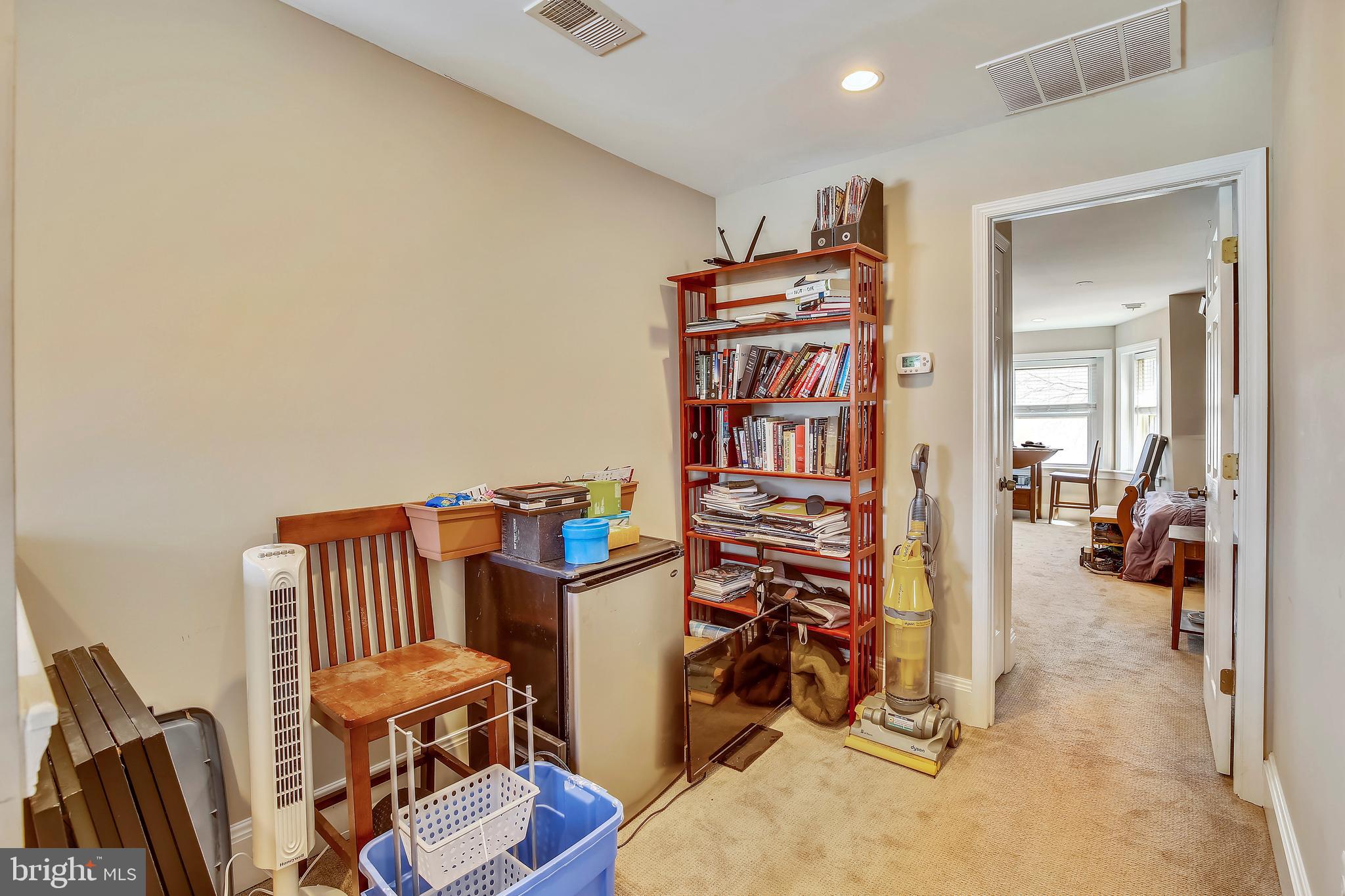 736 11th Street Northeast Washington, DC 20002 - Photo 15 of 43 Unit 1 Top Floor Den