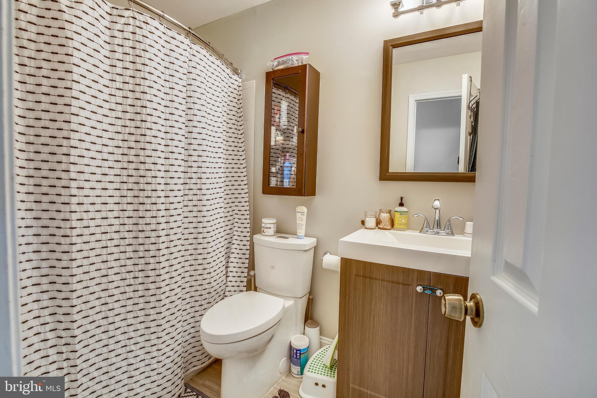 736 11th Street Northeast Washington, DC 20002 - Photo 33 of 43 Unit 2 Upper Level BA