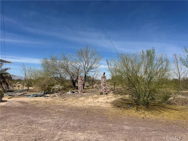 $308,000 | 46363 Valley Center Road, Unit A B, Newberry Springs, CA 92365