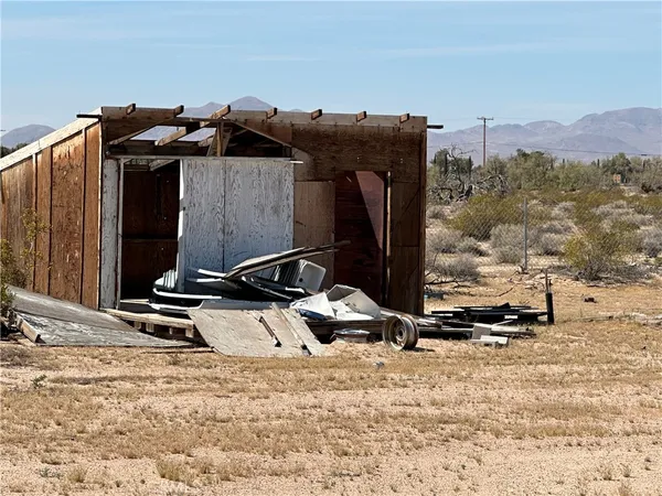 $308,000 | 46363 Valley Center Road, Unit A B, Newberry Springs, CA 92365