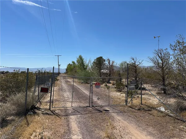 $308,000 | 46363 Valley Center Road, Unit A B, Newberry Springs, CA 92365