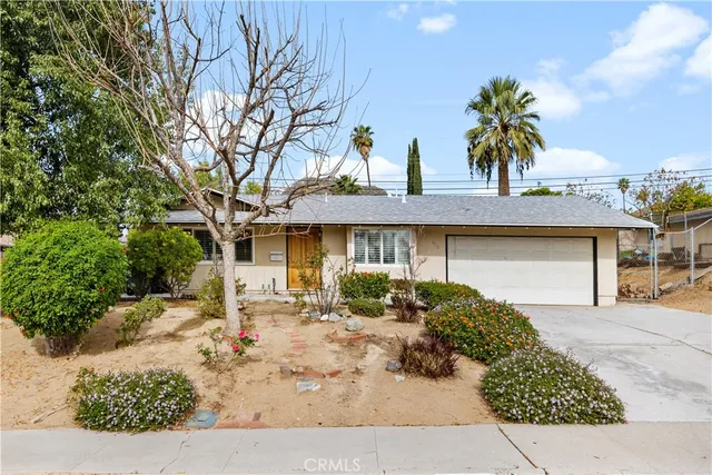 $569,000 | 461 West Blaine Street, Riverside, CA 92507