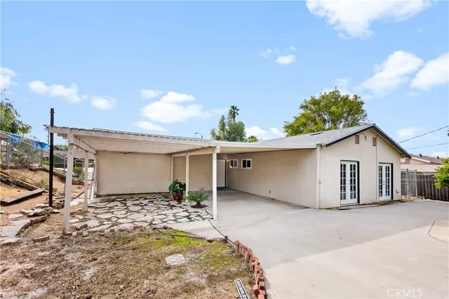 $569,000 | 461 West Blaine Street, Riverside, CA 92507