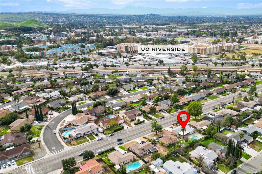 461 West Blaine Street Riverside, CA 92507 - Photo 21 of 22 an aerial view of residential houses with outdoor space
