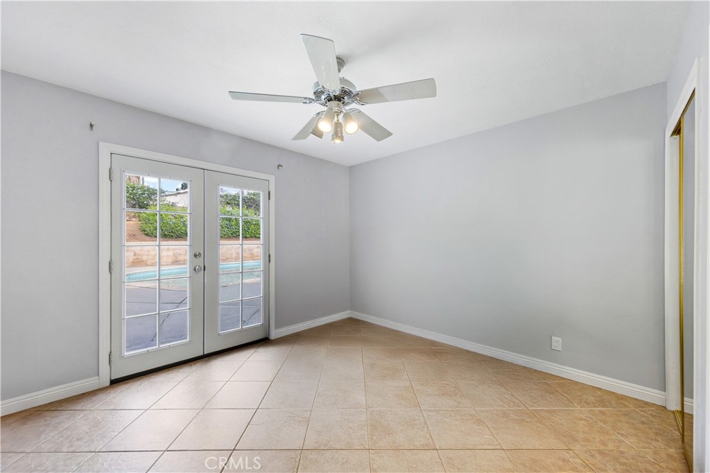 461 West Blaine Street Riverside, CA 92507 - Photo 9 of 22