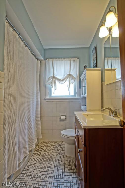 1235 Sunset Road Cleveland, OH 44124 - Photo 8 of 22
