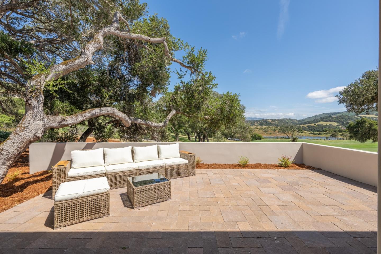 423 Estrella Doro Monterey, CA 93940 - Photo 10 of 43
