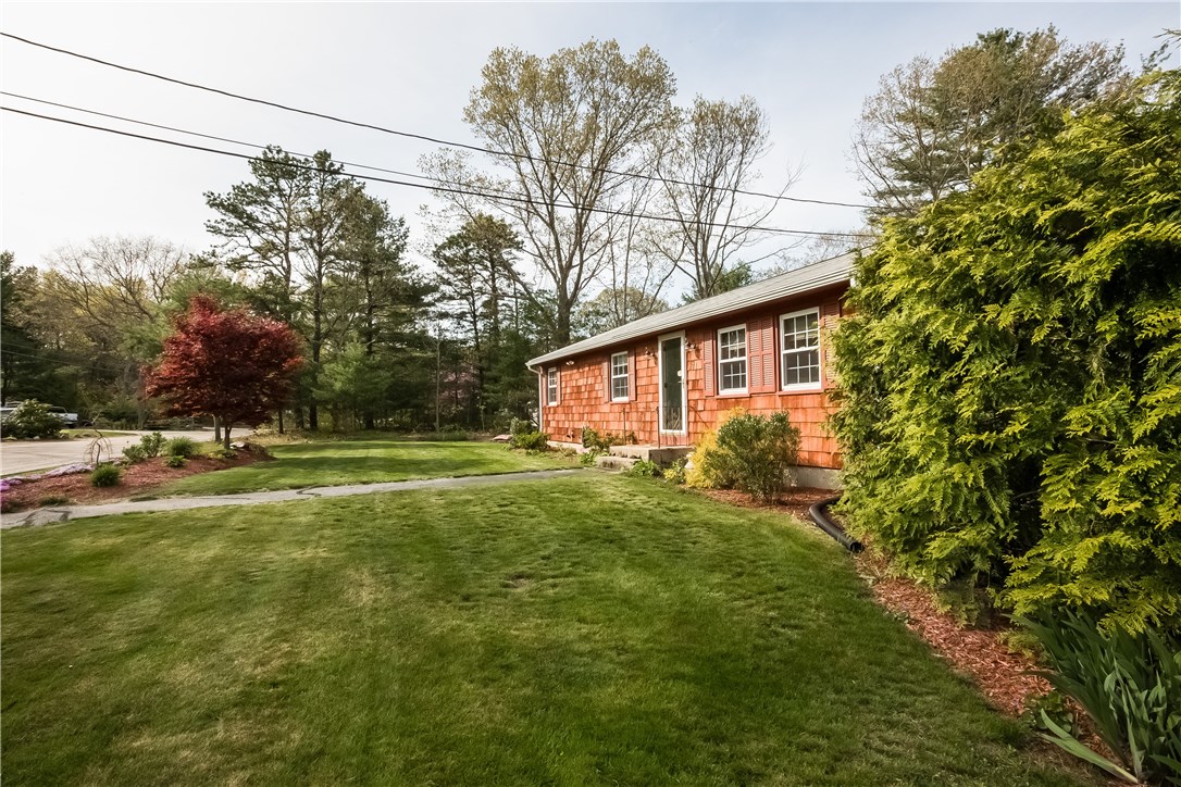 71 Reservoir Road Coventry, RI 02816 - Photo 3 of 32 Gallery Image 3