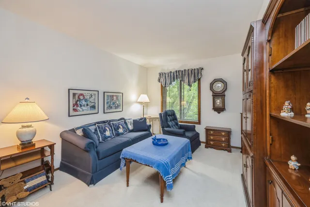 $299,000 | 301 Lake Hinsdale Drive, Unit 404, Willowbrook, IL 60527