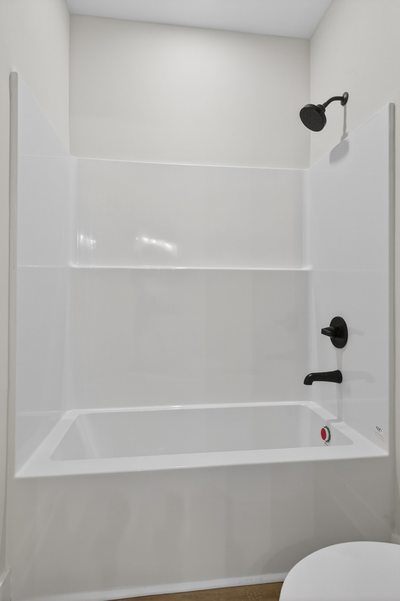 777 Rock Springs Road Castalian Springs, TN 37031 - Photo 17 of 56 a bathroom with a bathtub