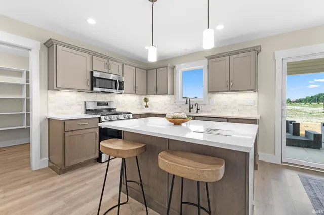 $464,900 | 511 Caribou Crossing, Auburn, IN 46706