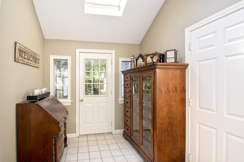 3 Studley Road Hingham, MA 02043 - Photo 5 of 18