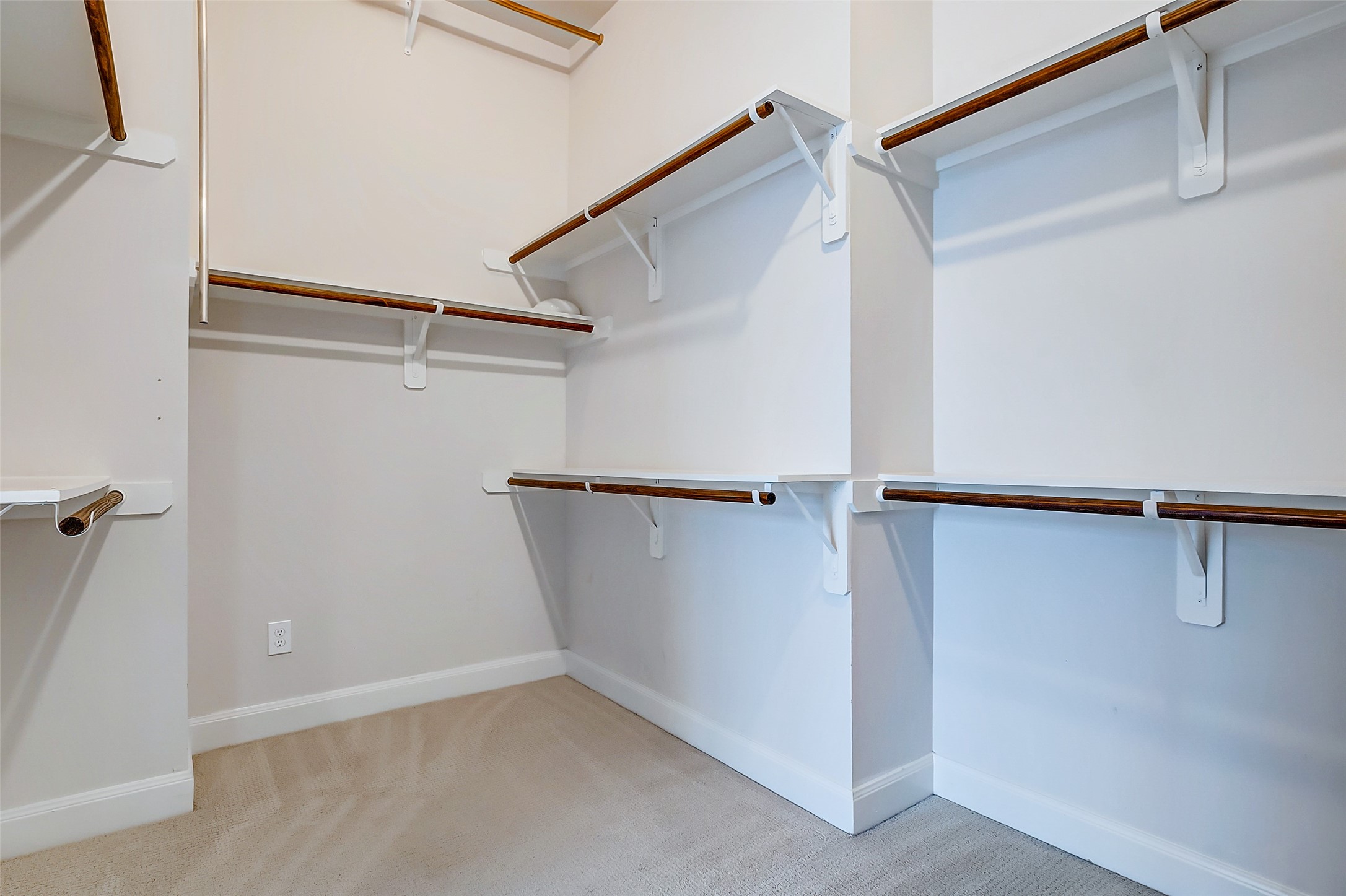 2209 Chenevert Street, Unit C Houston, TX 77003 - Photo 19 of 26 a view of small space