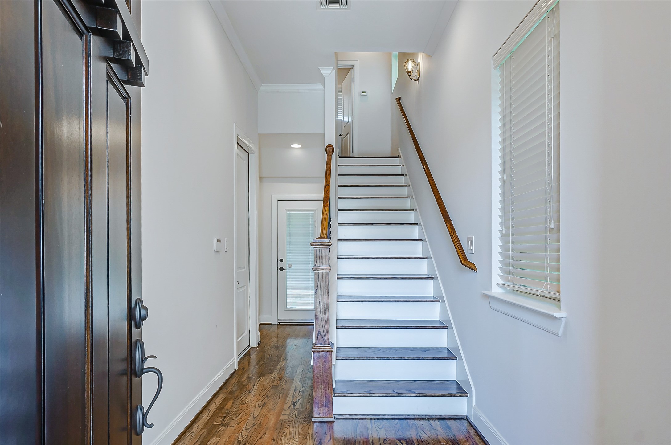 2209 Chenevert Street, Unit C Houston, TX 77003 - Photo 4 of 26 a view of entryway