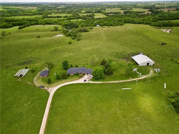 $700,000 | 12087 U Road, Hoyt, KS 66440