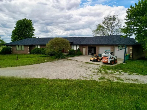 $700,000 | 12087 U Road, Hoyt, KS 66440