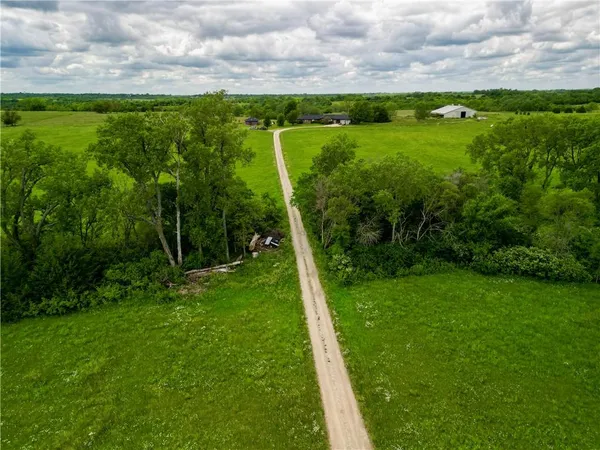 $700,000 | 12087 U Road, Hoyt, KS 66440