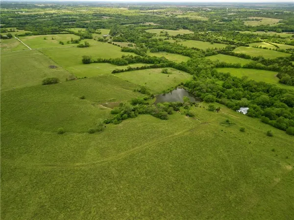 $700,000 | 12087 U Road, Hoyt, KS 66440
