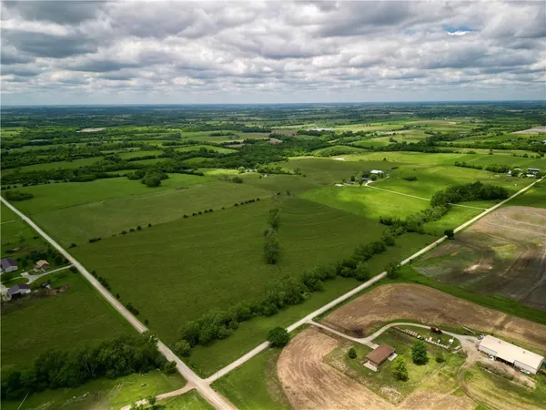 $700,000 | 12087 U Road, Hoyt, KS 66440