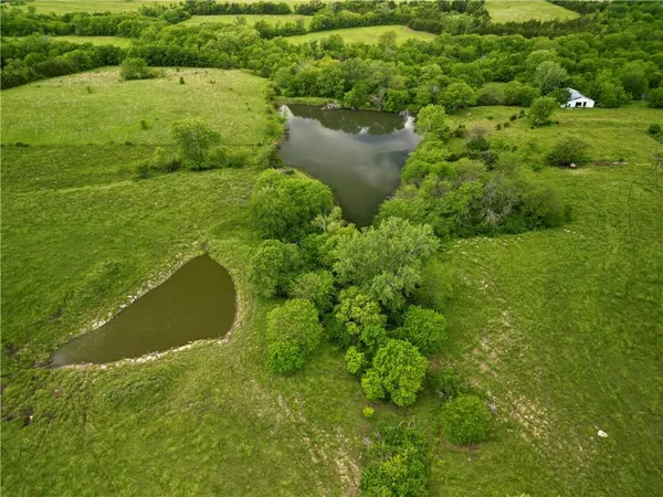 $700,000 | 12087 U Road, Hoyt, KS 66440