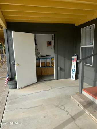 a view of a garage door