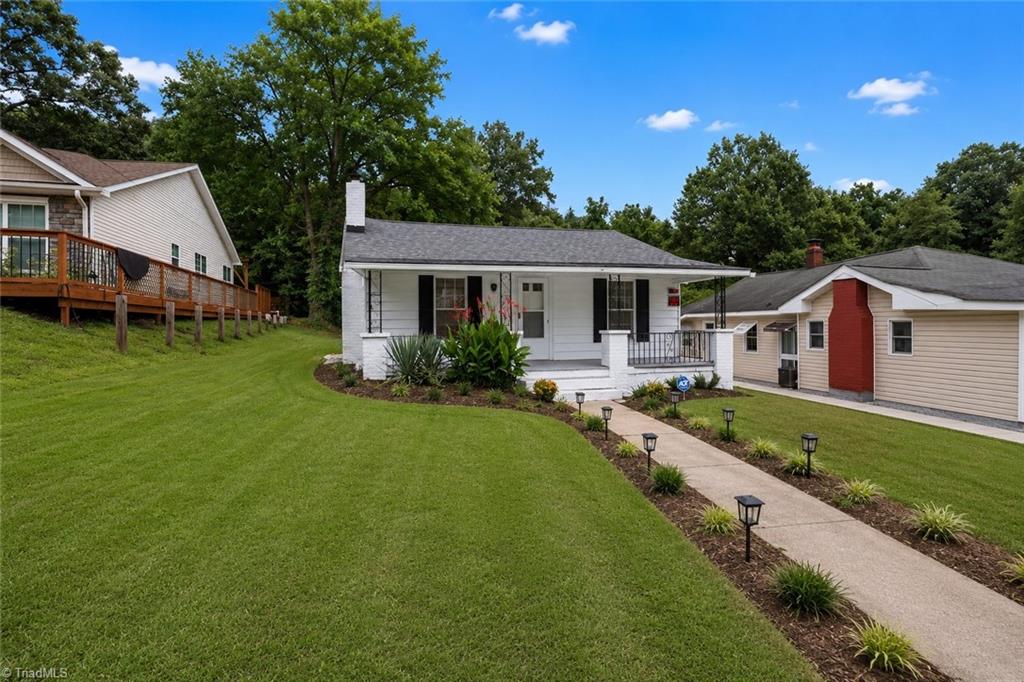 1306 Forrest Street High Point, NC 27262 - Photo 5 of 27