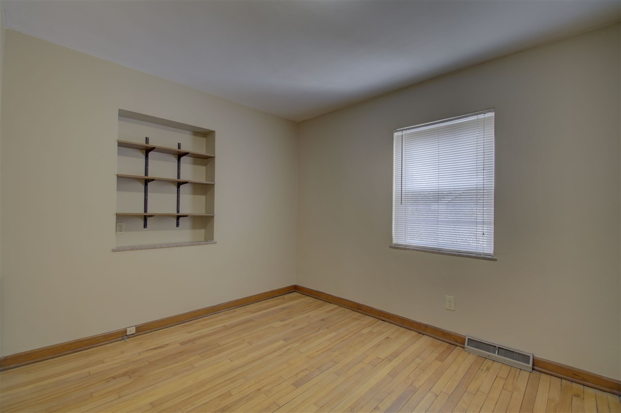 19 Howard Road Covington, KY 41011 - Photo 6 of 28