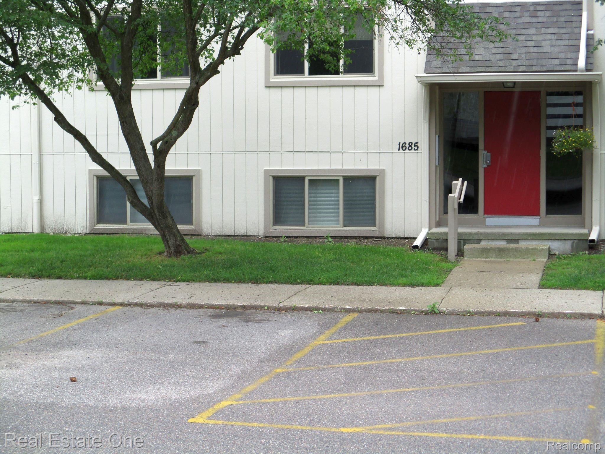 1685 Riverside Drive, Unit 7 Rochester, MI 48309 - Photo 1 of 24 Main Entrance
