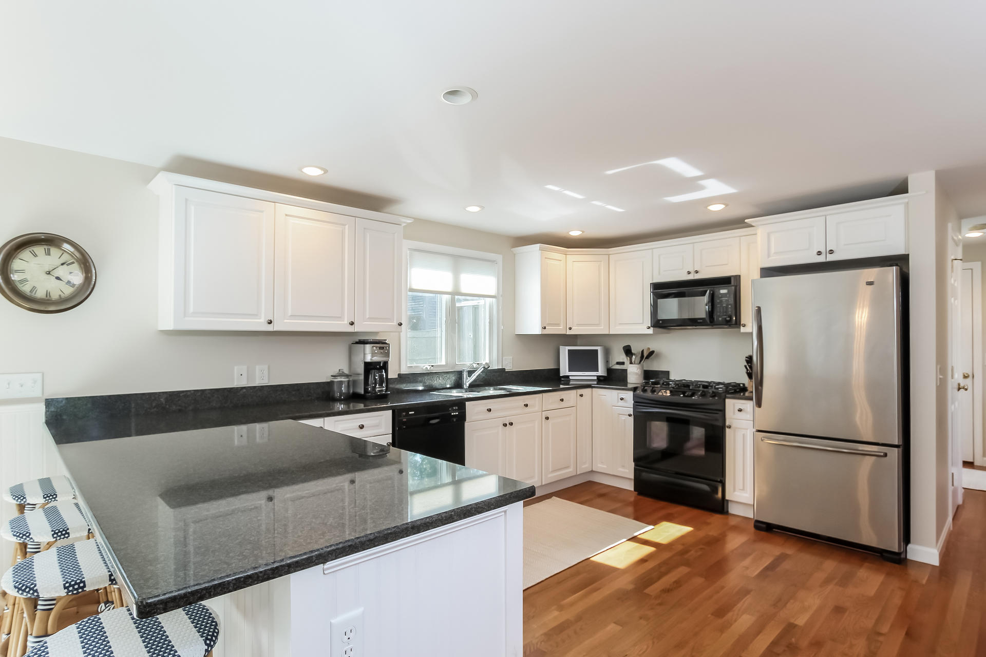 11 Aunt Zilpas Road Chatham, MA 02633 - Photo 8 of 29 011-photo-kitchen-6003885