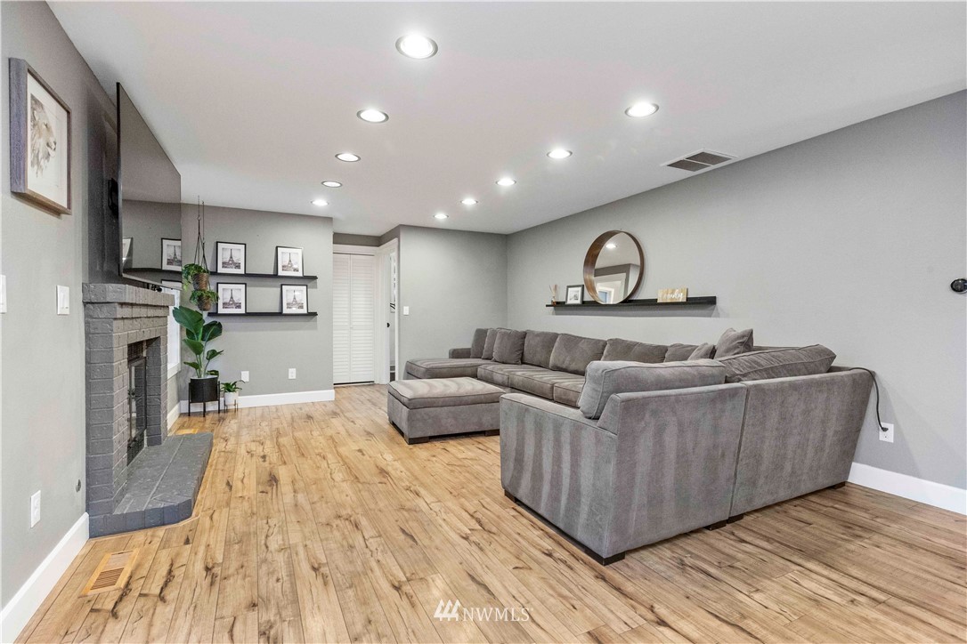 16219 Southeast 174th Street Renton, WA 98058 - Photo 14 of 28 Gallery Image 14