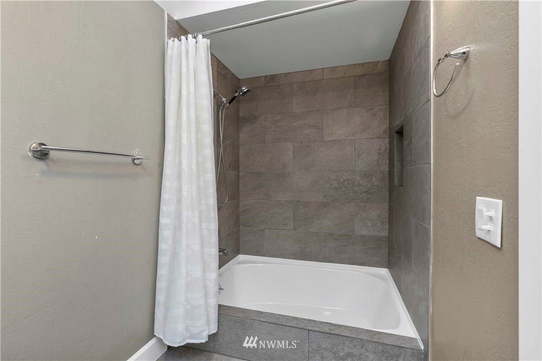 16219 Southeast 174th Street Renton, WA 98058 - Photo 20 of 28 Gallery Image 20