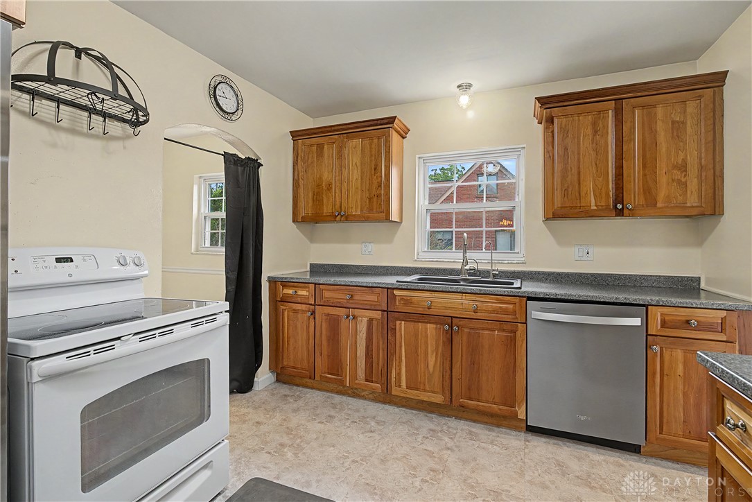 3228 Shroyer Road Kettering, OH 45429 - Photo 18 of 44