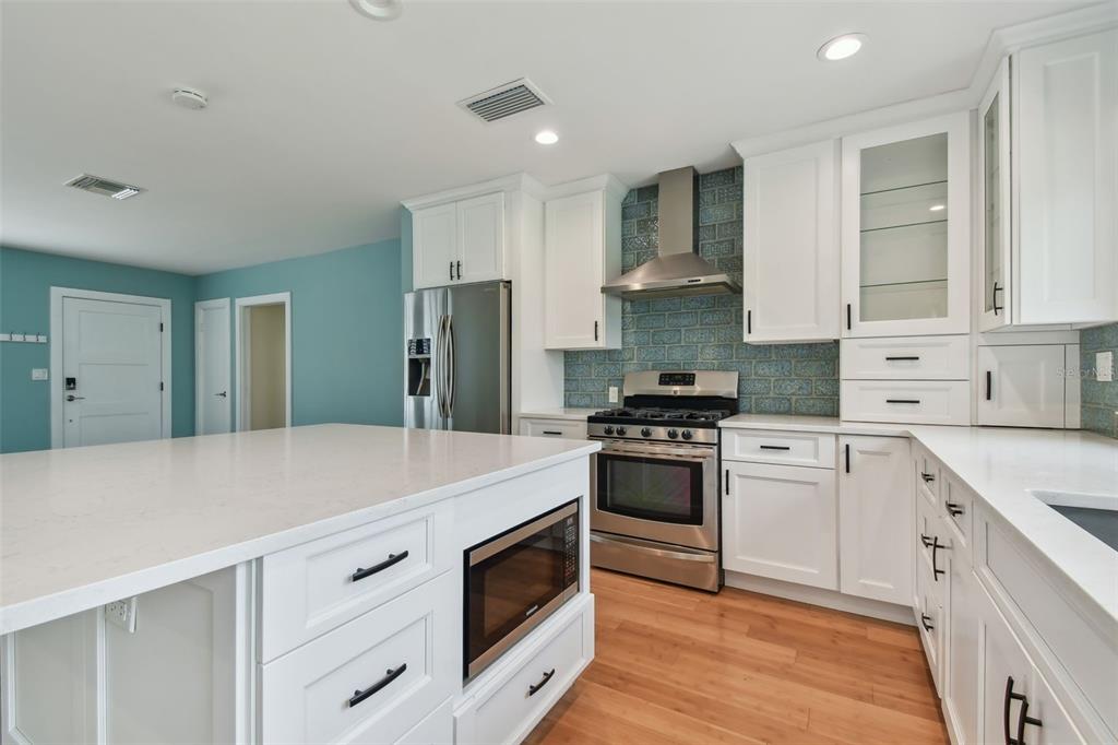 340 Mehlenbacher Road Belleair, FL 33756 - Photo 15 of 50