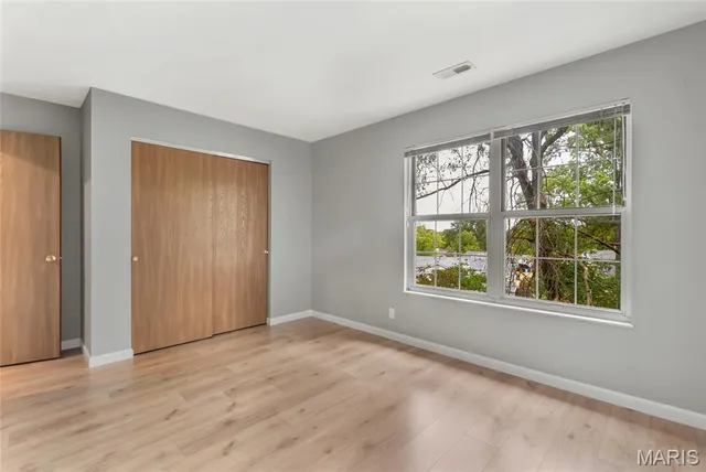 $214,900 | 10903 Village Grove Drive, Unit D, St. Louis, MO 63123