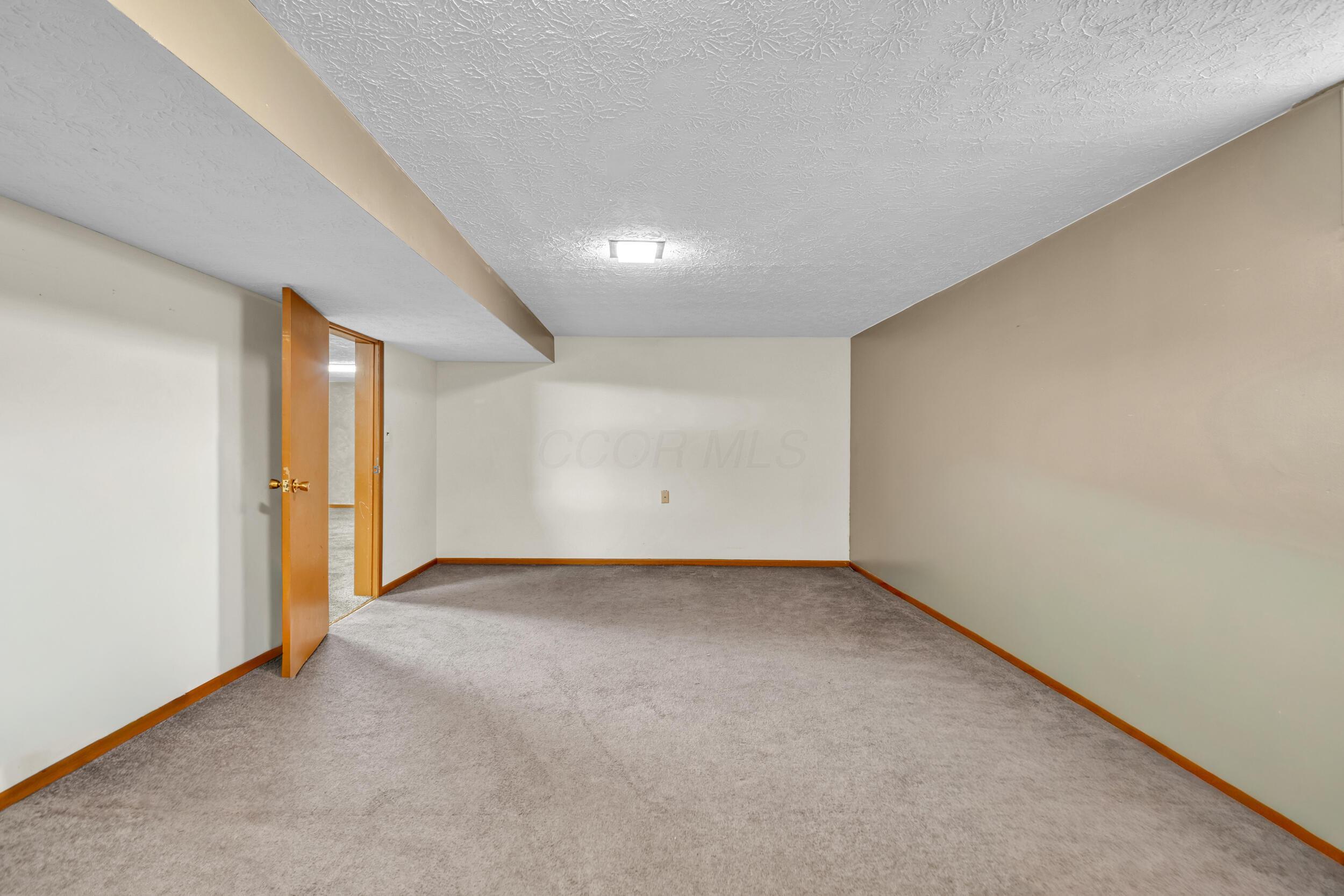 117 Charward Road Southwest Reynoldsburg, OH 43068 - Photo 65 of 76 66_117 charward rd (344)