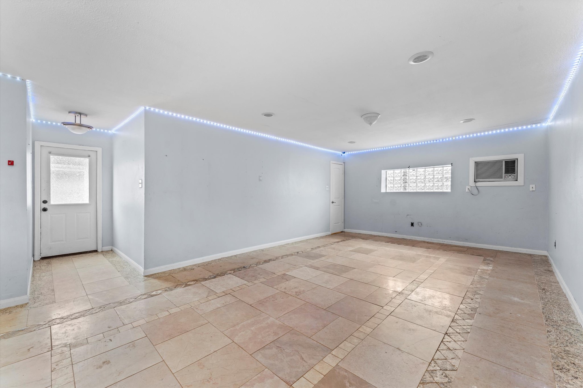 8710 Congo Lane Houston, TX 77040 - Photo 30 of 50 a view of an empty room with window and closet area